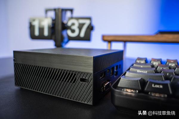 價格不足兩千，手掌大小的華碩PN41迷你電腦適合誰用？