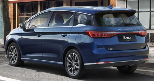 10萬級國產MPV的天花板，比亞迪宋MAX設計時尚，空間靈活