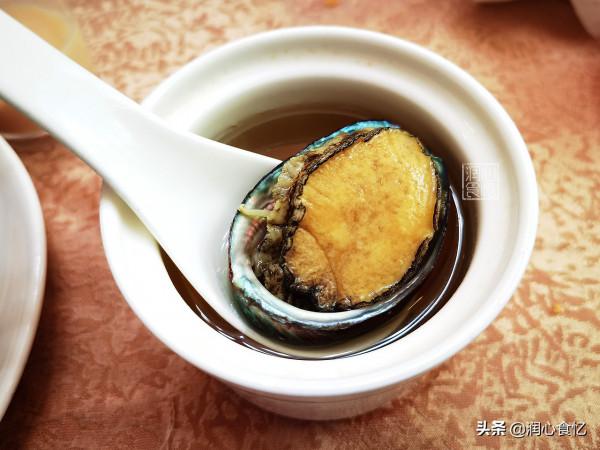 姑姑新房喬遷喜宴，看看1800元一桌的酒席都有哪些菜？您看值嗎？