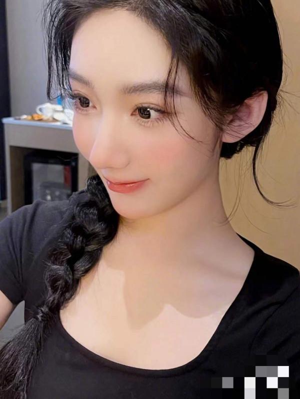 吳亦凡事件引爆者&OpenCurlyDoubleQuote;都美竹&rdquo;被曝參加藝考，評論區一片罵聲，冤嗎