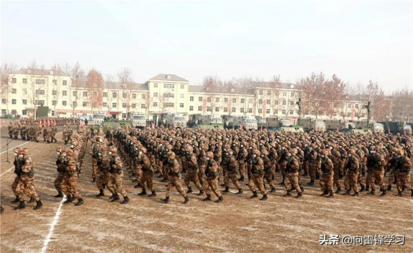 軍營“八味”臘八粥，“粥”到暖心