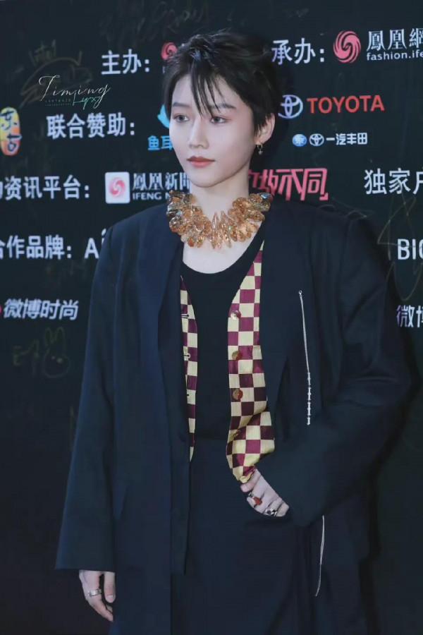 鳳凰網時尚之選：陳數、許佳琪、李若彤、尼坤、袁冰妍、INTO1