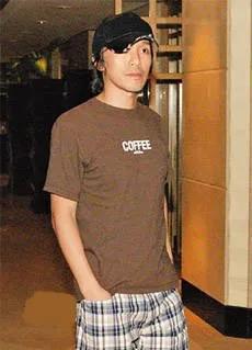 61歲農村醜老太，草根逆襲“星女郎”，出演兩部電影買兩套房