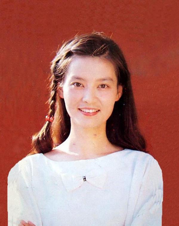 影后潘虹:離婚35年不戀愛,公然喊話思念前夫,她到底在追求什麼 影后潘虹:離婚35年不戀愛,公然喊話思念前夫,她到底在追求什麼