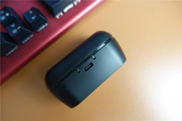 專為遊戲愛好者打造的藍芽耳機，你見過嗎，雷柏VM700S耳機體驗