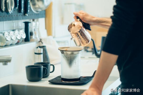 自由工作者用開放式收納實現短時間料理的“理想廚房”