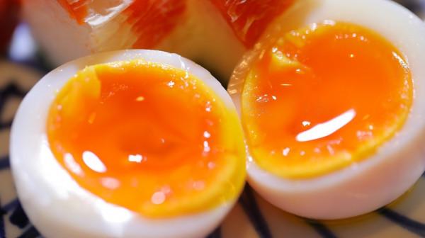 溏心蛋，並不適合娃