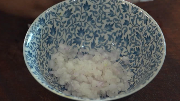 新疆烤饢，在家自己做著吃也方便，金黃酥脆，教你做兩種口味