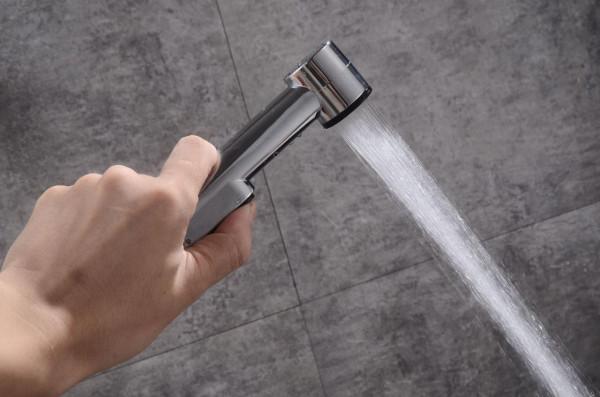 賣花灑的老闆：花灑上的三種實用功能，不值幾個錢，最好都帶上