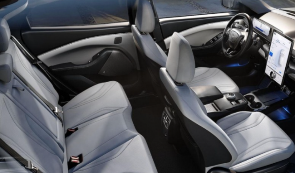 增加配色與續航里程，2022款Mustang Mach-E正式發售