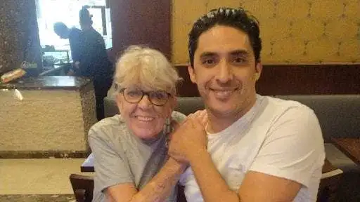 突然結婚！年齡比兒子都要小一圈，她又嫁軟飯男了？