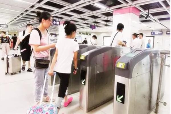 最新催生方式：地鐵調整兒童乘車規則，“二孩三孩”乘坐地鐵免票