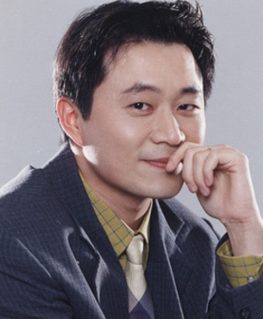 湯志偉：為娶寡婦騙原配離婚，從明星到賣蛋糕，他怎麼變成這樣？