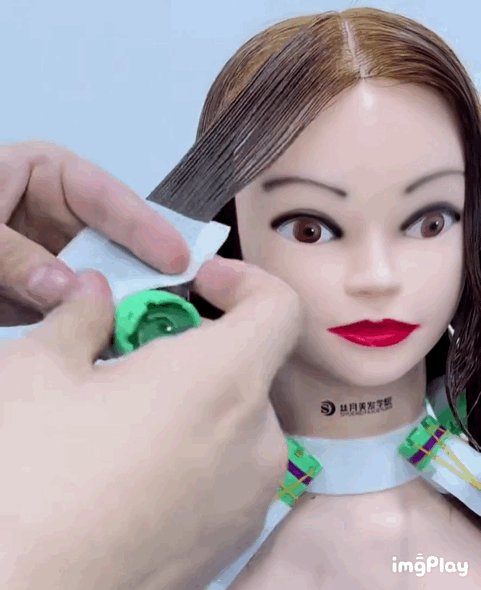 別再亂披頭髮了！這3款新年髮型才夠美夠撩人