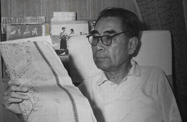 除了周恩來當總理，誰能替代？毛主席點名他任職近三個月的代總理