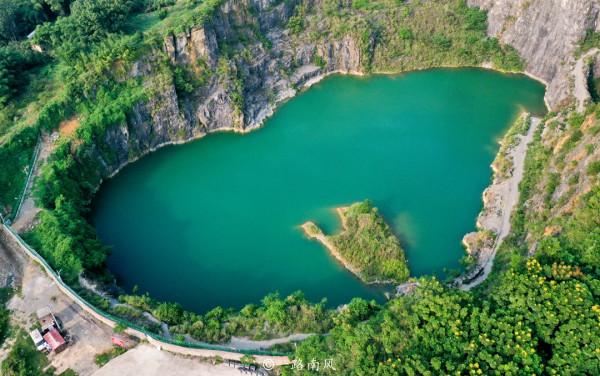 重慶巴南“發現”廢棄礦坑,翡翠色美得讓人心醉,遊客極少 重慶巴南“發現”廢棄礦坑,翡翠色美得讓人心醉,遊客極少