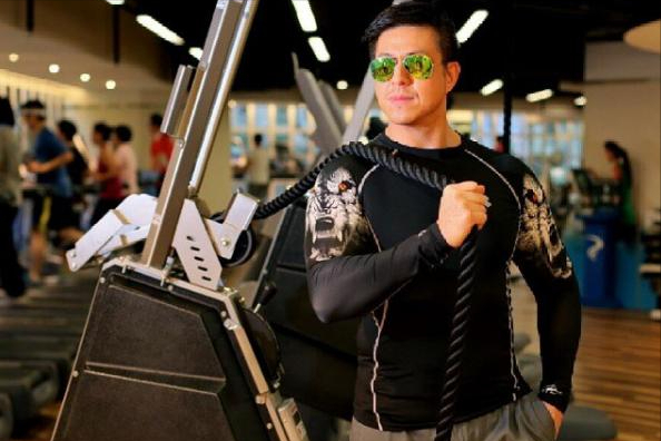 54歲港星官宣離婚！自曝半年零收入，倆兒子均患自閉症