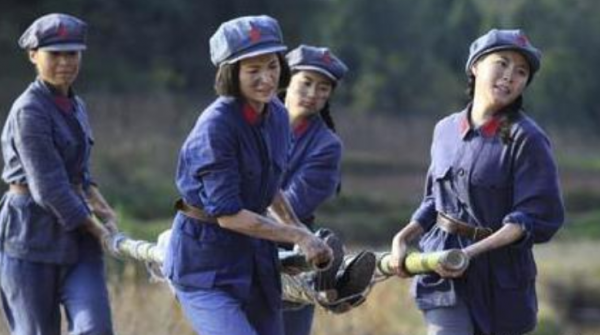 長征路上的女人：除艱辛工作外，為了革命，她們寧肯剃光頭舍孩子