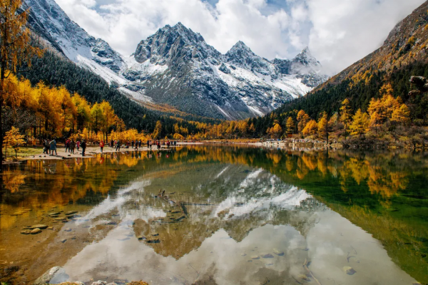 秋色來襲!7條自駕公路一網打盡四川最美風光,你去過幾條? 秋色來襲!7條自駕公路一網打盡四川最美風光,你去過幾條?