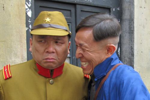 無名村遭日軍精準襲擊，300人魂斷薛莊，偵察班長竟成頭號嫌疑人