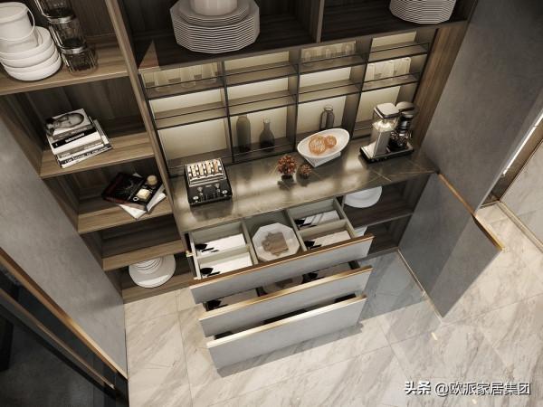 服了這男業主！砸陽臺做茶室，做玻璃屋衣帽間，只為哄老婆開心