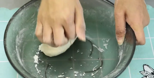 冬天發麵時，別隻會放酵母！多加1步，8分鐘發滿盆，比麵包還暄軟