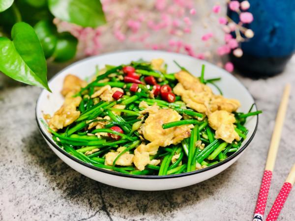 入秋後，雞蛋和它才是“絕配”，營養美味，香味四溢，上桌就光碟