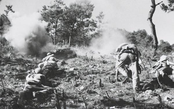 許長友：抗美援朝一等功臣，回鄉當糧倉保安，遺像掛在黃繼光一旁