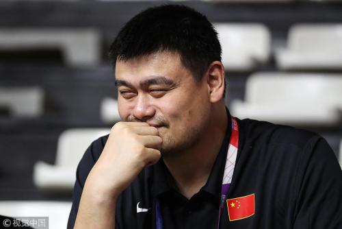 姚明曾在NBA叱吒風雲足足8年！他生涯9339萬薪資真正能到手多少？