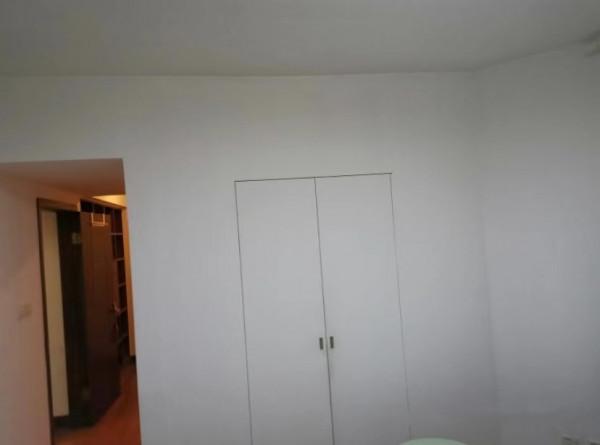 日本女主，一人獨居，把家改造得像電影般精緻唯美，一點也不將就