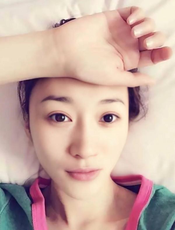 白的發光發亮的李大冉，全網你最白，哪都白