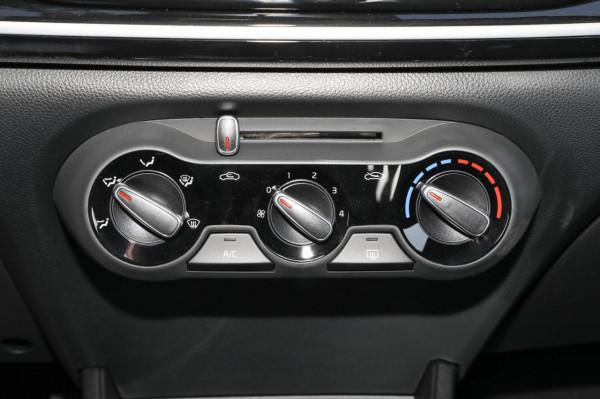 體驗起亞奕跑，小型SUV，外觀個性，搭載1.4L發動機