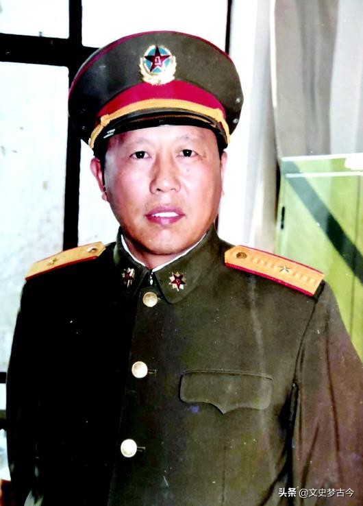 1985年,第55軍撤編後,軍長邢世忠受到重用,出任蘭州軍區參謀長 1985年,第55軍撤編後,軍長邢世忠受到重用,出任蘭州軍區參謀長