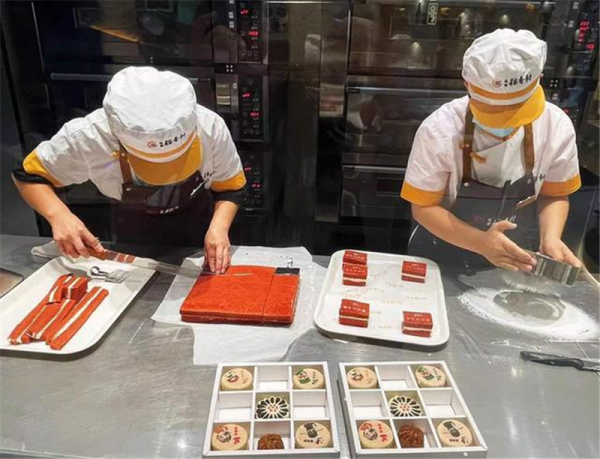 打造“新國潮”,老字號們以守正創新擁抱Z世代的消費者 打造“新國潮”,老字號們以守正創新擁抱Z世代的消費者