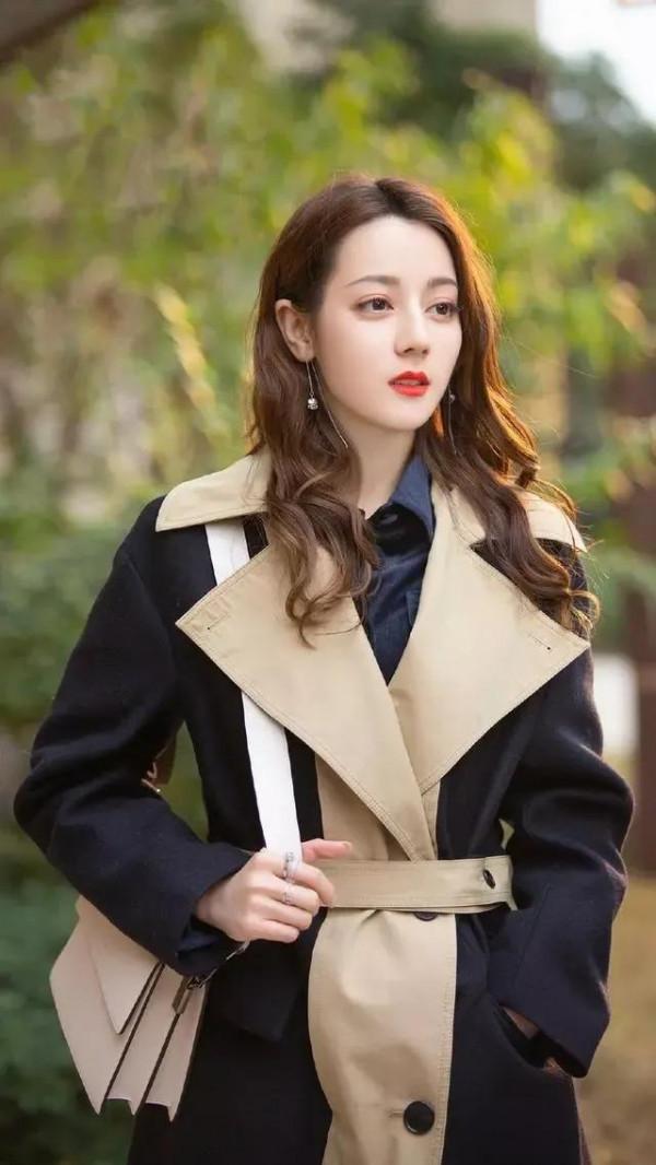 迪麗熱巴，出水芙蓉，美麗動人