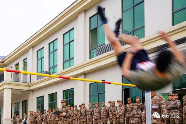 載譽凱旋,小島沸騰了 載譽凱旋,小島沸騰了