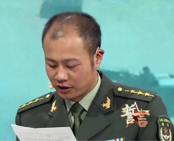 軍人的髮際線，央視關注了