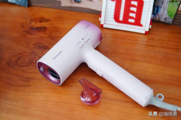 松下新品吹風機NA0H實測:水潤幹發新體驗,是時候換個新吹風機了 松下新品吹風機NA0H實測:水潤幹發新體驗,是時候換個新吹風機了