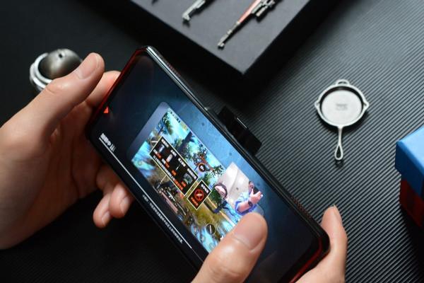 最瘋狂的驍龍8 Gen1旗艦來襲：22GB記憶體&plus;640GB儲存&plus;雙風扇散熱