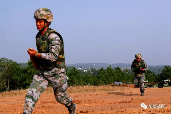 榴炮開火!從黑夜打到白天 榴炮開火!從黑夜打到白天