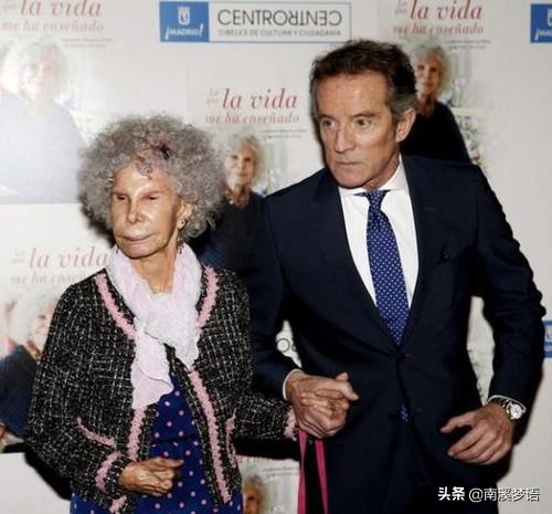 阿爾貝女公爵：整容整成猴，小24歲公務員對她一見鍾情，85歲再婚