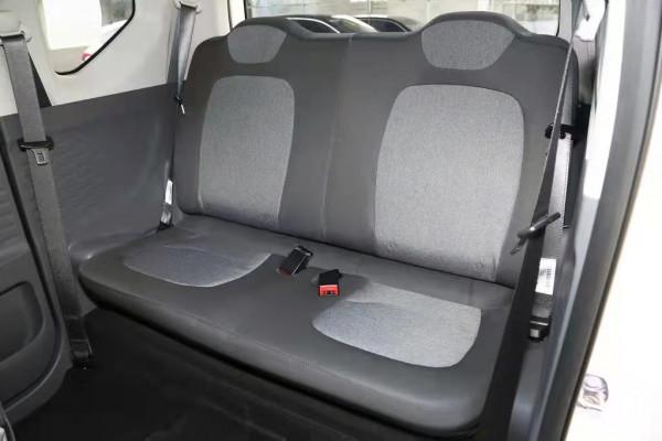 五菱宏光MINIEV：造型小巧，續航里程120km，適合女生代步