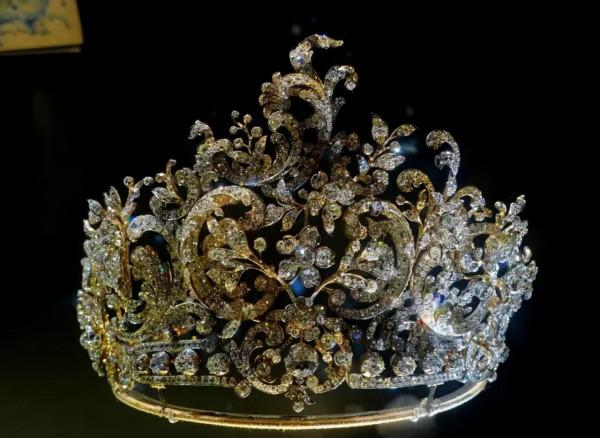 洛可可、巴洛克、拜占庭各種風格的珠寶怎麼區分? 洛可可、巴洛克、拜占庭各種風格的珠寶怎麼區分?