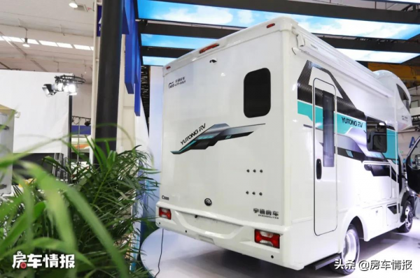 宇通娛樂版房車！首次用大客廳佈局，帶私人影院小孫子不會再無聊