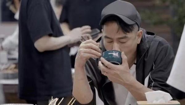 看了《披哥》哥哥們“煉獄式”的自律,我默默吐出了嘴裡的夜宵 看了《披哥》哥哥們“煉獄式”的自律,我默默吐出了嘴裡的夜宵