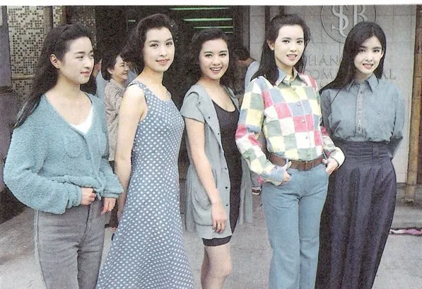 今年的時尚,就是穿成你二姨那樣 今年的時尚,就是穿成你二姨那樣