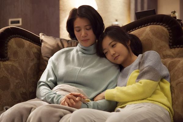 娃娃臉女神曹苑事業巔峰期嫁人，老公是同為演員的他，孩子四歲