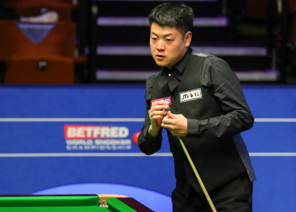 最新，斯諾克世界冠軍4連勝，周躍龍1勝2負或被淘汰，147先生墊底