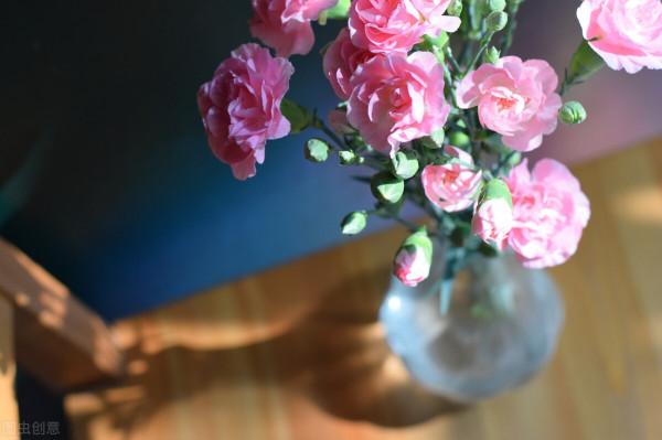 做人三寶：和氣的臉，剋制的嘴，良善的心