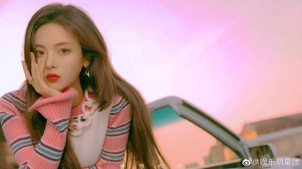 楊超越回老家吃席了